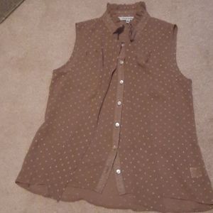 Sleeveless blouse